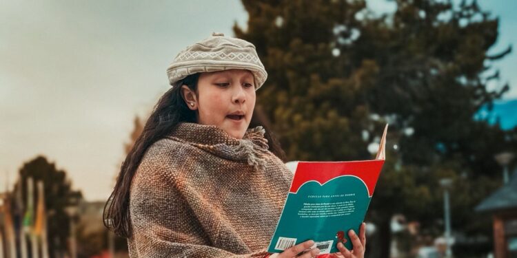 Orgullo regional: Leonor González representará a Aysén en la final nacional de El Placer de Oír Leer