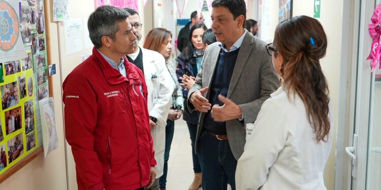 Fundación Arturo López Pérez visita Aysén para fortalecer colaboración en atención oncológica