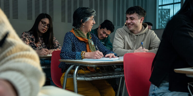 INACAP anuncia becas para adultos mayores en proceso de Admisión 2026