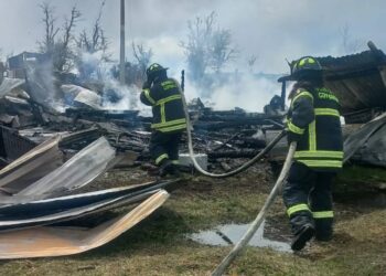 Incendio destruye vivienda en sector Vista Hermosa, ruta Coyhaique–Balmaceda