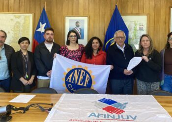Funcionarios del INJUV exigen salida de autoridades por crisis institucional