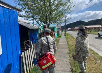 Fuerza Aérea de Chile realiza operativo médico-dental en Villa O’Higgins