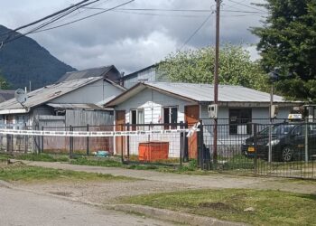 PDI y Fiscalía investigan hallazgo de osamentas humanas en vivienda de Puerto Aysén