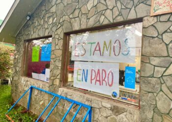 Funcionarios de INJUV Aysén se mantienen en paro nacional por recorte presupuestario