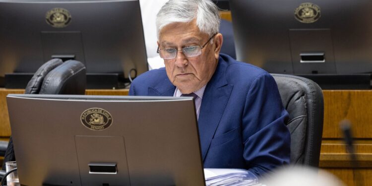 El Senador Sandoval recordó las complejidades económicas del país al iniciarse discusión del Presupuesto 2026