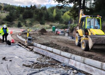 Suspenden tránsito por calle Baquedano en Coyhaique por obras en acceso norte