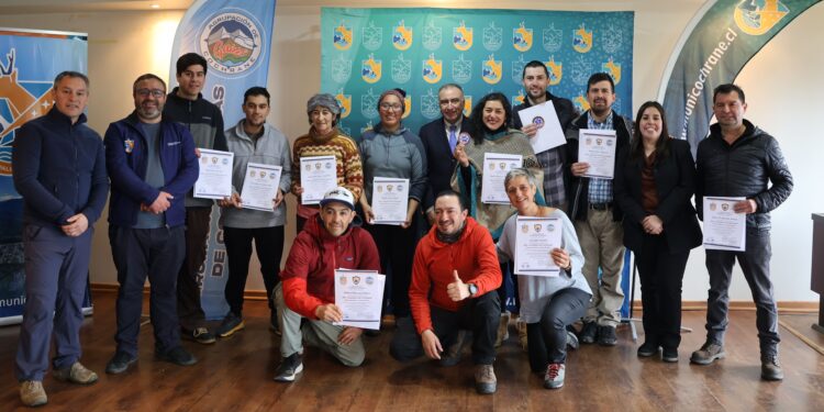 Guías de turismo de Cochrane se certifican en primeros auxilios en zonas agrestes
