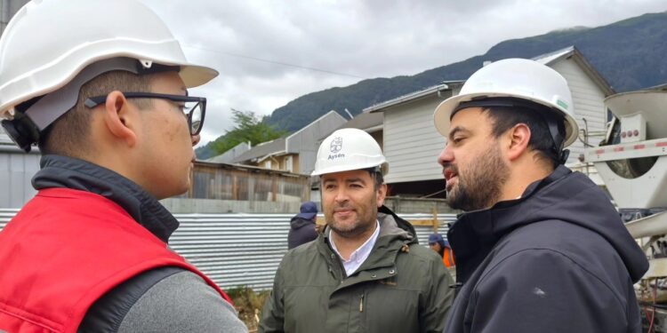 Estudiante de cuarto medio asume como “Alcalde por un Día” en la Municipalidad de Aysén