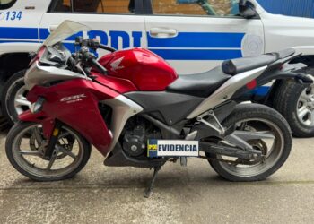 PDI Aysén detiene a imputado por robo de motocicleta y recupera vehículo sustraído