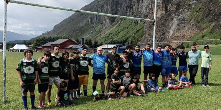 Encuentro de rugby entre Waka Patagonia y Jaguarundi de Puerto Aysén