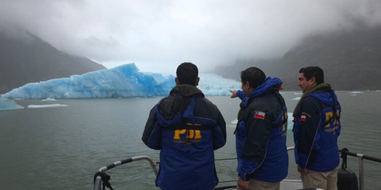 Fiscalía de Aysén investiga presunto derrame de combustible en Laguna San Rafael