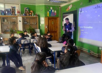 Edelaysen realizó charla sobre energías renovables en la Escuela Litoral Austral de Puerto Aysén