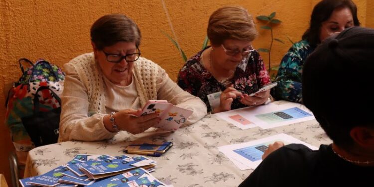 Tecnología y adultos mayores: una herramienta clave para fortalecer autonomía, bienestar y participación social