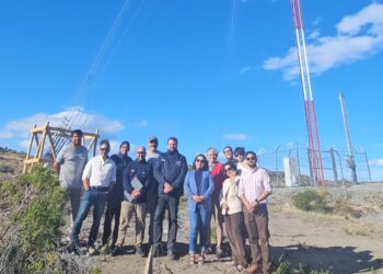 Bahía Jara avanza hacia la conectividad digital con nueva antena de telecomunicaciones