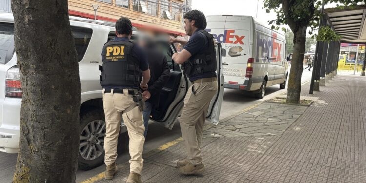 Tres funcionarios públicos fueron formalizados por cohecho, asociación criminal y lavado de activos.