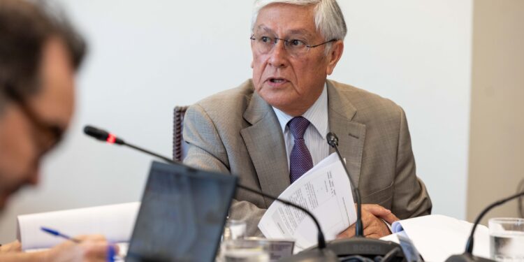 Sandoval destaca histórico avance de proyecto de ley sobre Envejecimiento Positivo tras definición de la Comisión Mixta