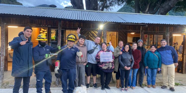 Edelaysen impulsa el emprendimiento local con iluminación de sede de artesanas en Villa Mañihuales