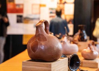 Lanzan cuadernillo que rescata la tradición alfarera de Chile Chico