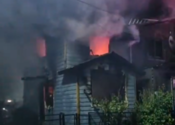 2026 se inicia con una tragedia: incendio en Puerto Aysén deja un menor fallecido y dos viviendas afectadas en sector Ribera Sur