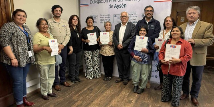 Seis mujeres campesinas reciben sistemas de riego y captación de aguas lluvia para fortalecer su producción agrícola