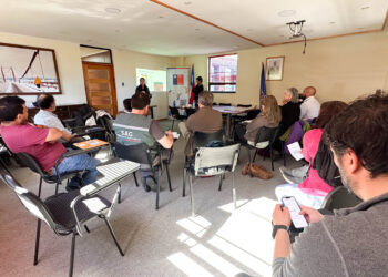 Puerto Aysén reúne a recolectores y actores locales en taller para avanzar en reglamento de protección de turberas