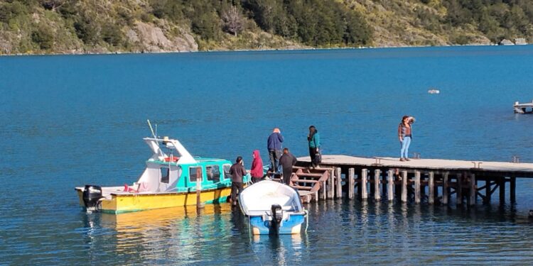 Drones, bioseguridad y alianzas: el blindaje de Sernapesca a las aguas de Puerto Bertrand