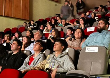 Municipio de Coyhaique inauguró cine comunitario en el Centro Cultural