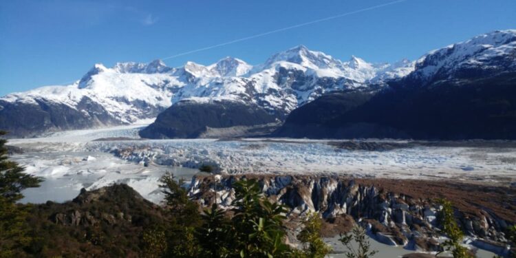 Corte de Coyhaique confirma cierre del glaciar Exploradores por riesgo geológico