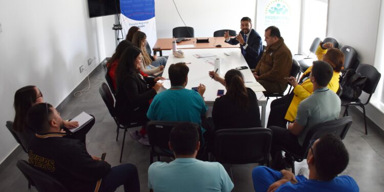 Fiscalía capacita a equipos de salud en Chile Chico para fortalecer procedimientos en casos penales