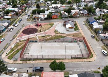 Luz verde a la renovación de la histórica multicancha vecinal de la población Víctor Domingo Silva en Coyhaique