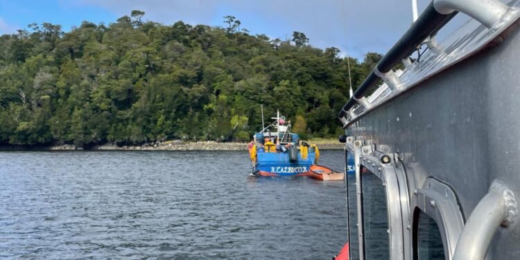 Detectan extracción ilegal de recursos en zona contigua en Aysén
