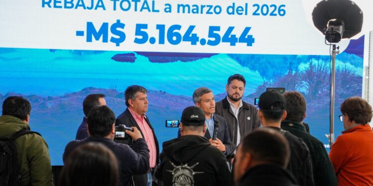 El blindaje : Aysén sacrifica fondos de fomento y municipios para salvar las obras públicas de la «motosierra» de Hacienda