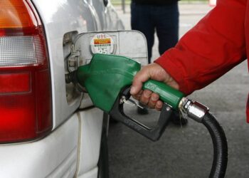 URGENTE: Ministro de Hacienda informó que bencinas subirán $370 y diésel hasta $580 por litro desde este jueves