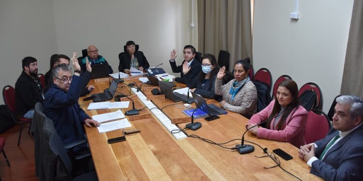 Silla vacía en Coyhaique: inasistencia de un concejal paraliza el municipio y frustra el anhelado centro comunitario de Villa Ortega