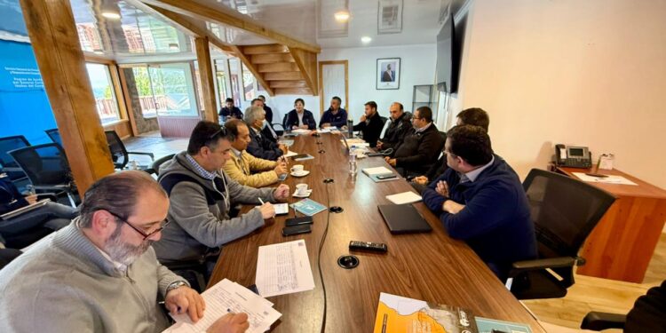 Aysén blinda su matriz energética: activan mesa crítica para asegurar combustible ante el aislamiento geográfico