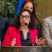 Diputada Macías cuestiona alza de combustibles y advierte impacto en recursos regionales