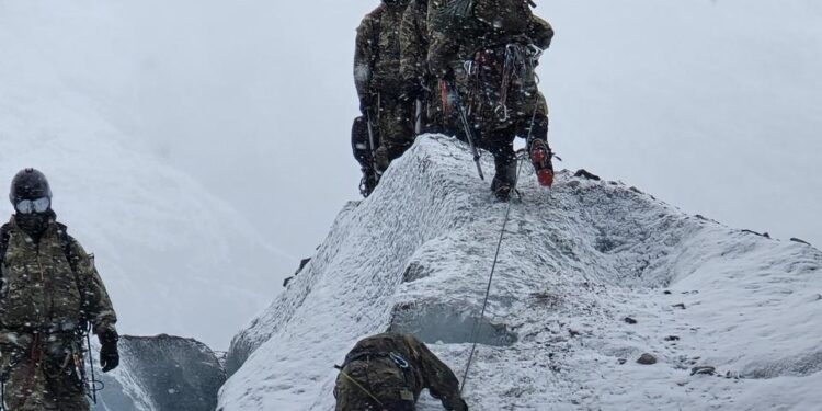Compañía Andina ‘Cochrane’ blinda sus capacidades de rescate y operación militar en el glaciar Calluqueo