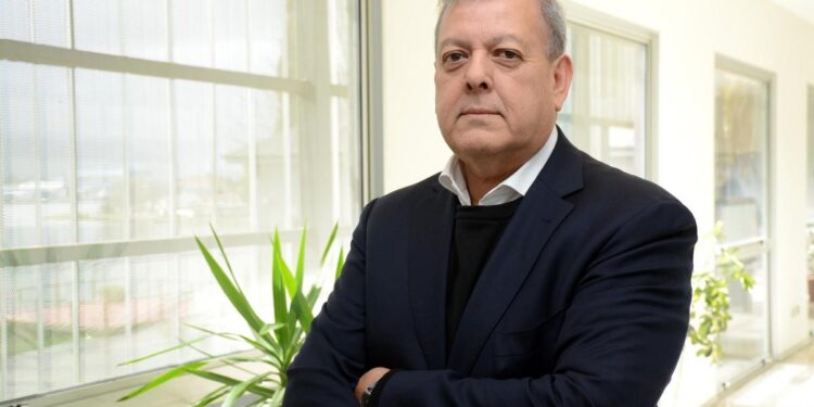 La Universidad Austral reorienta su campus en Aysén hacia la ciencia aplicada y sella una alianza histórica con la universidad estatal