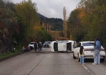 Doble jornada de emergencias viales en rutas de Aysén deja dos heridos y vehículos en zanjas