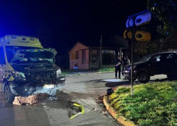 Conductor es detenido tras chocar ambulancia del SAMU en Coyhaique y obliga a arrendar vehículo de reemplazo