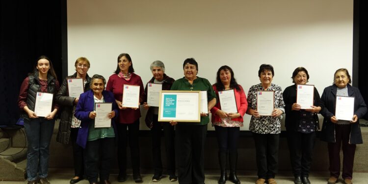 Bordadoras del Baker son reconocidas como Patrimonio Cultural Inmaterial en Cochrane