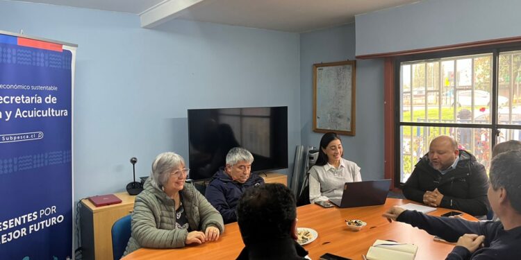 El Gobierno refuerza su alianza con el sector pesquero y acuícola para impulsar la economía del litoral de Aysén