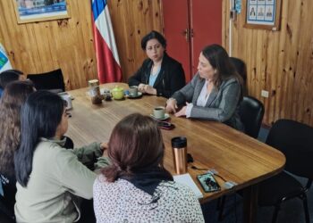 Seremi de Justicia realiza visita a Puerto Cisnes con agenda enfocada en coordinación de servicios