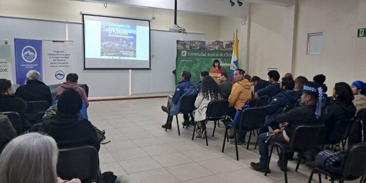 Coyhaique reunió a actores regionales en jornada sobre inteligencia territorial y turismo