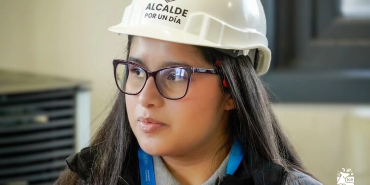 Estudiante de Villa Mañihuales participó como “Alcaldesa por un Día” en la comuna de Aysén