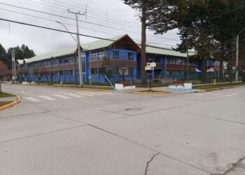 Apoderados de Cochrane cuestionan irregularidad del transporte escolar administrado por el SLEP