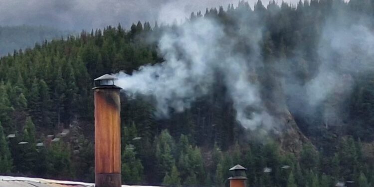Coyhaique enfrenta un complejo escenario ambiental con más de 2.800 fiscalizaciones a calefactores a leña