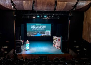 Seminario reunió a instituciones y comunidad para abordar desafíos de la calidad del agua en Aysén