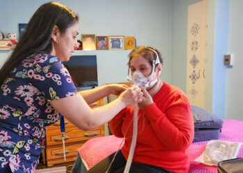 Doce pacientes de Aysén reciben ventilación mecánica no invasiva en sus domicilios