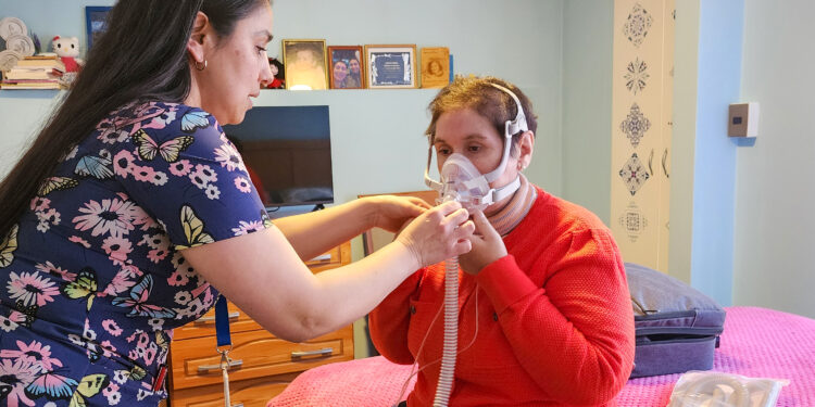 Doce pacientes de Aysén reciben ventilación mecánica no invasiva en sus domicilios